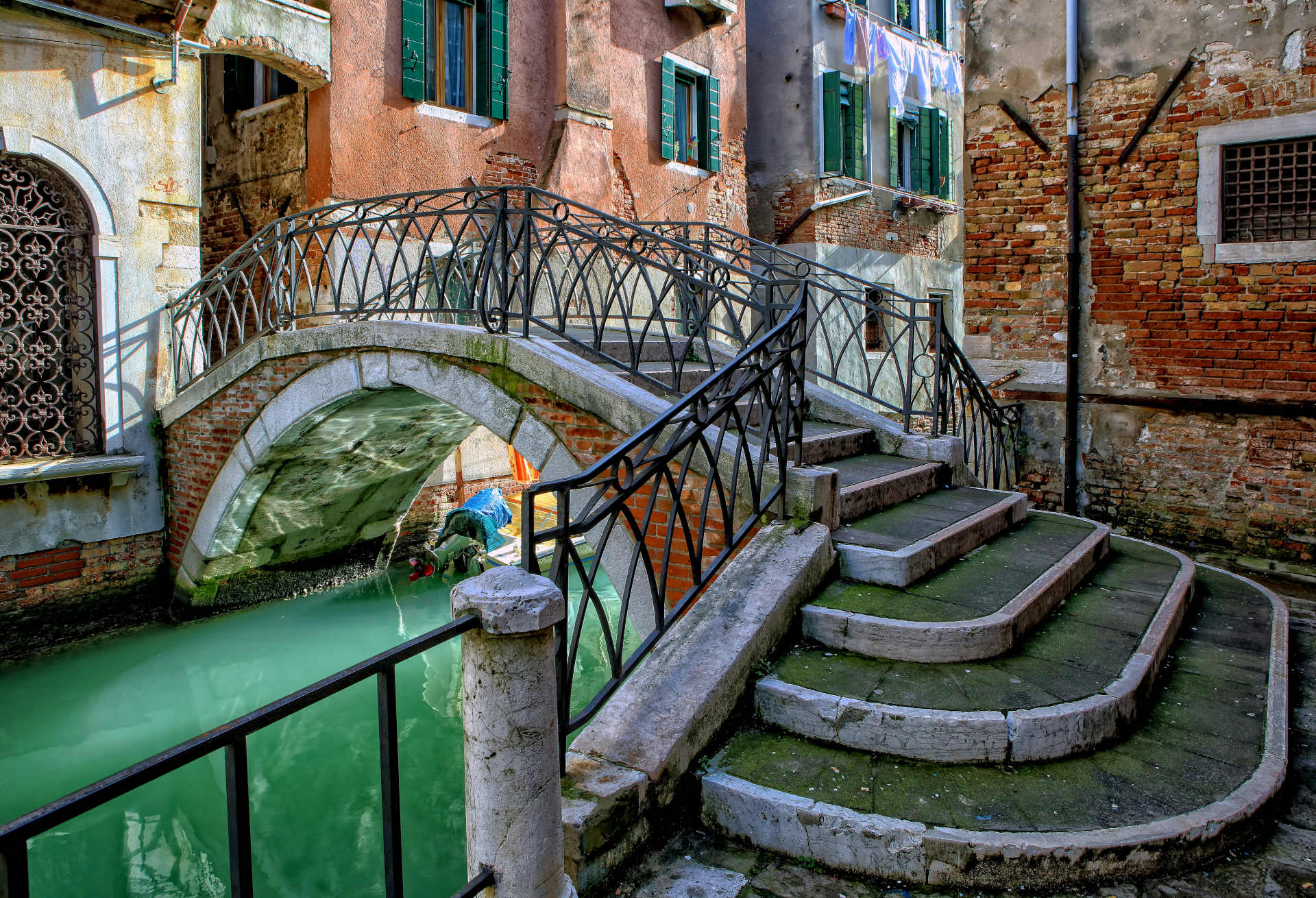campo con pozzo nel sestiere di Castello a Venezia