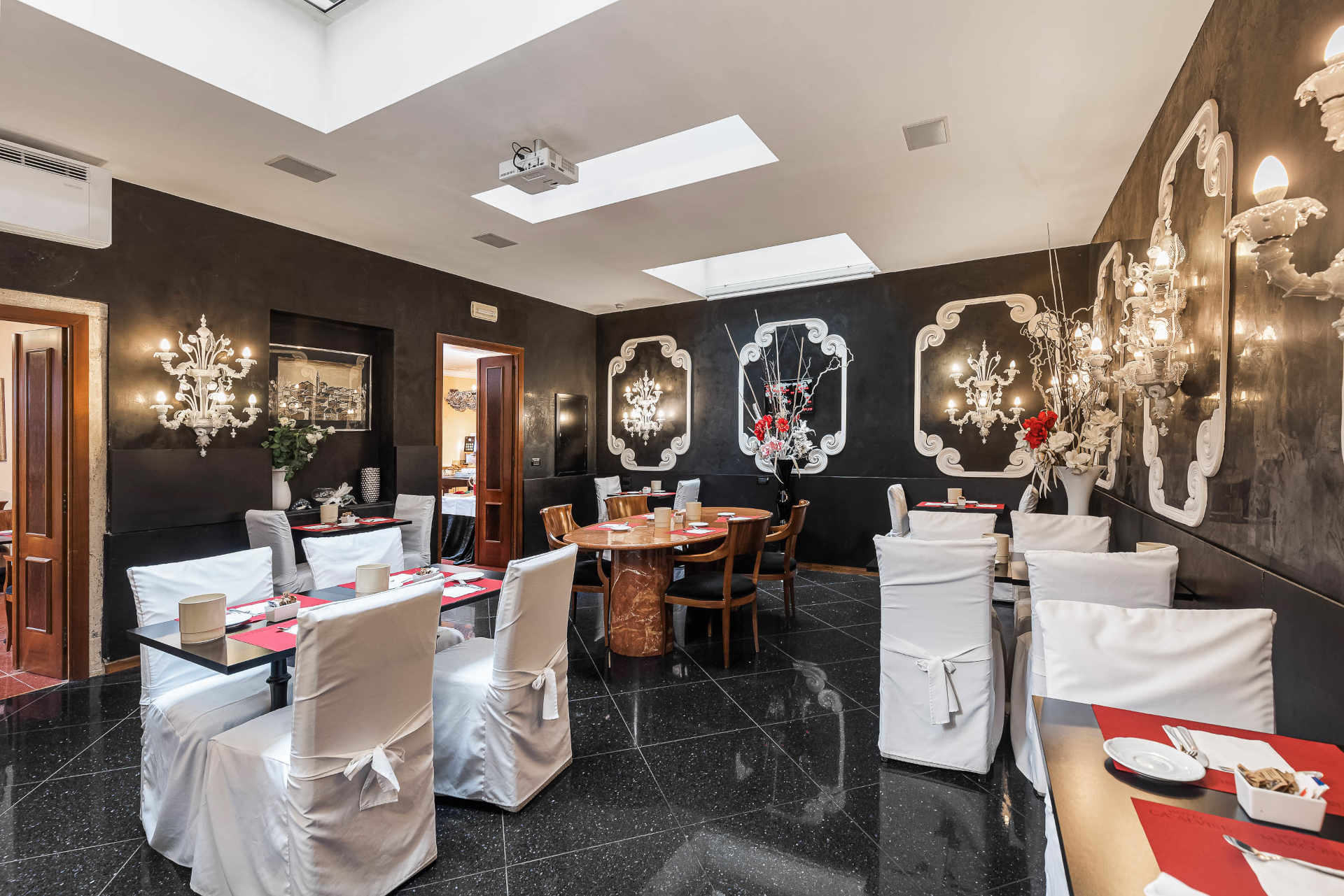 Sala colazione buffet Hotel Ca' Alvise Venezia eleganza veneziana